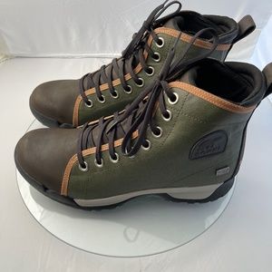 Sorel boots Size 11 NWOT